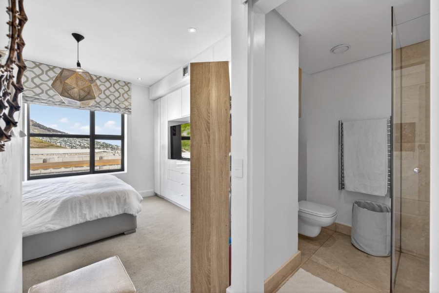 3 Bedroom Property for Sale in Sea Point Western Cape